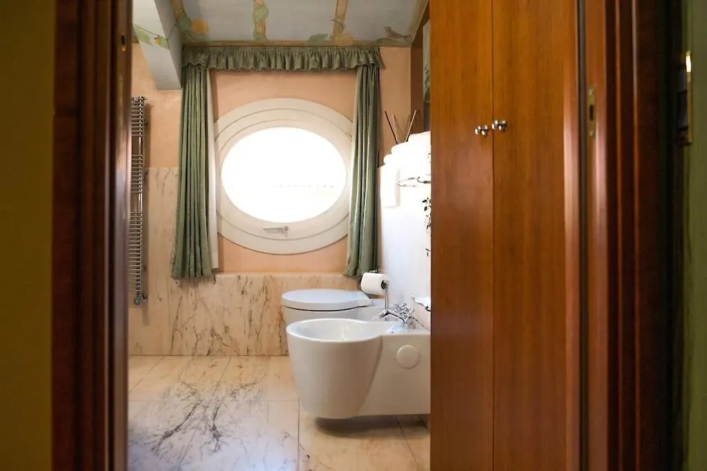 Carbonesi Luxury - Centro Storico Apartment Bologna 0*,  Italy